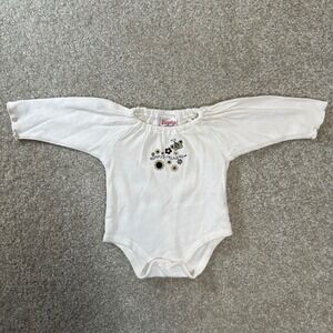 Snugaby's Basic Baby Bodysuit 3-6M Cream Butterfly‎ Flower Embroidered
